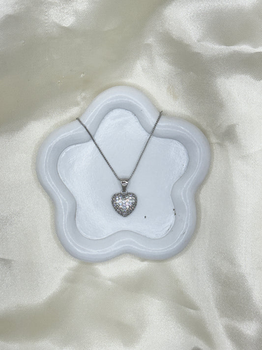 delicate silver heart necklace